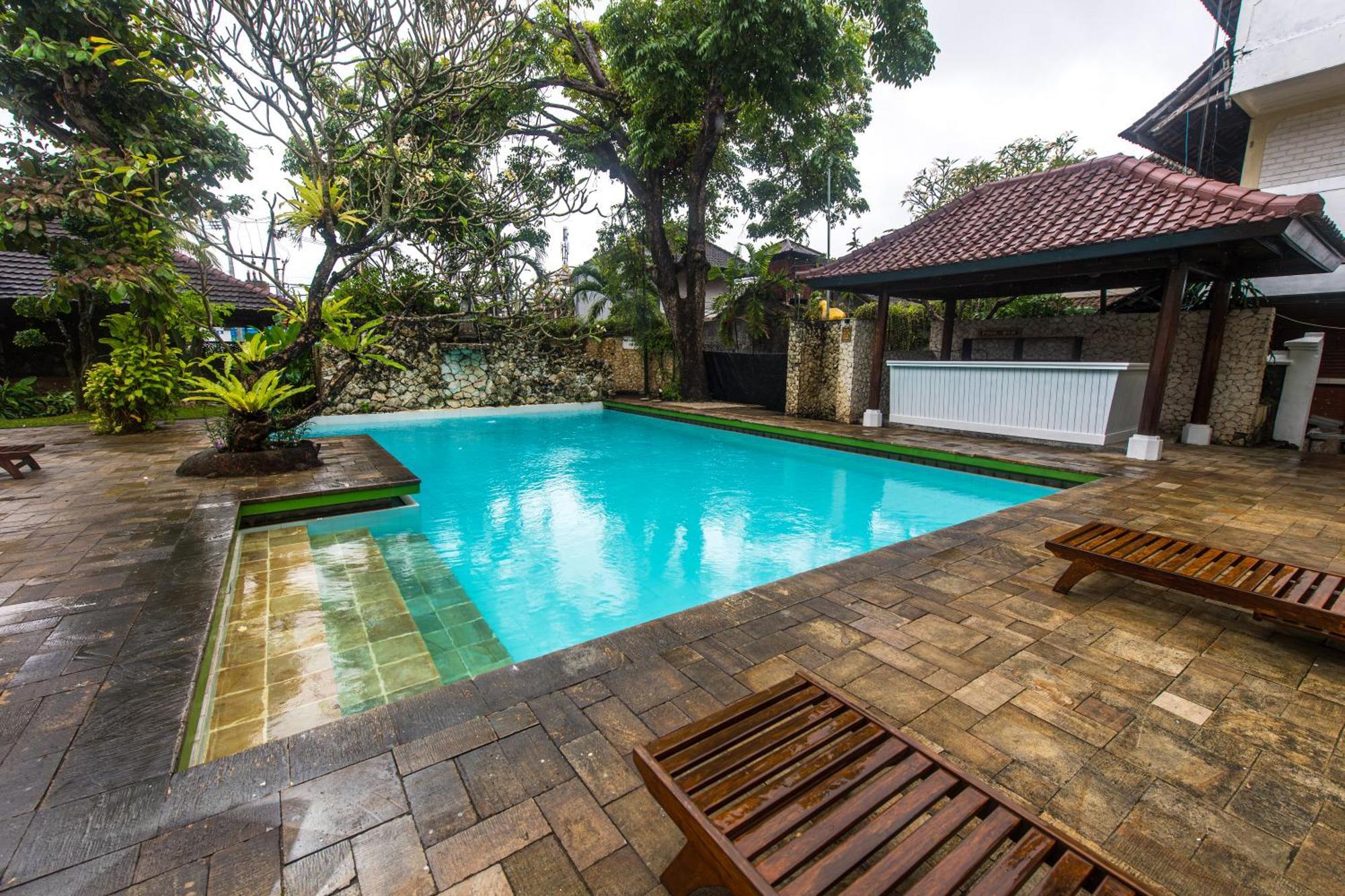Hotel Sari Bunga Kuta Bali Legian