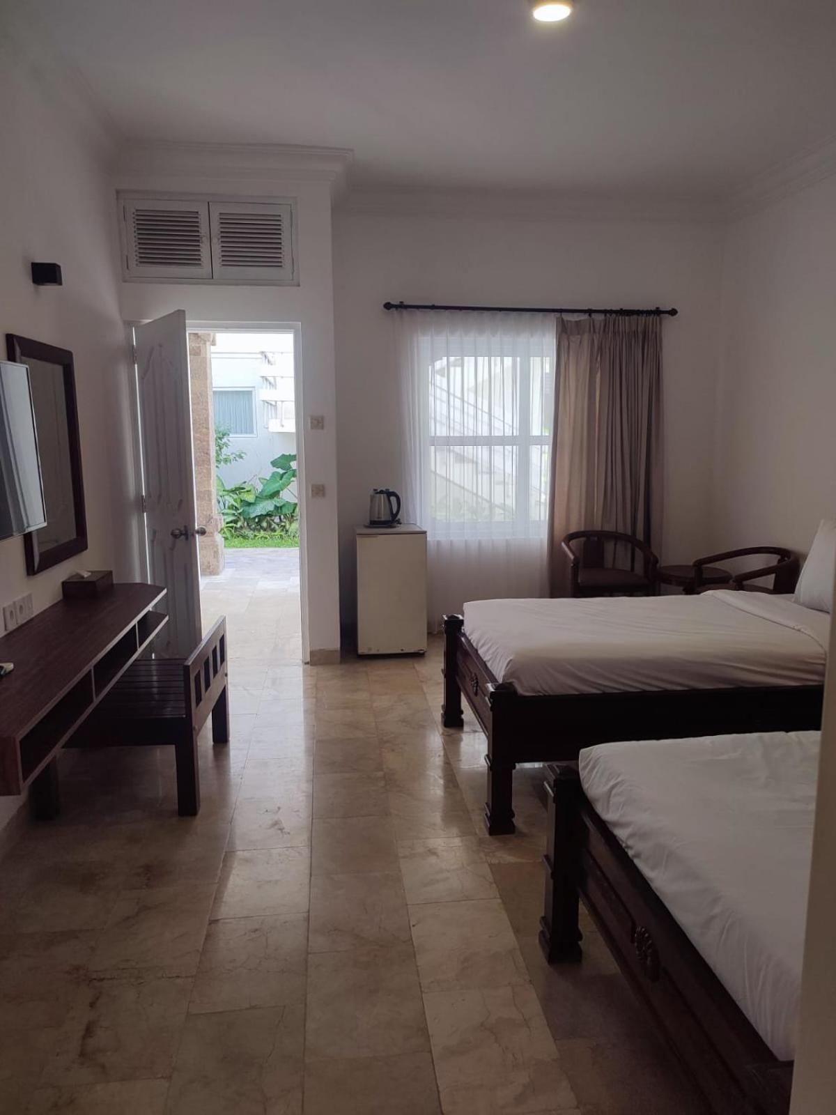 Hotel Sari Bunga Kuta Bali Legian