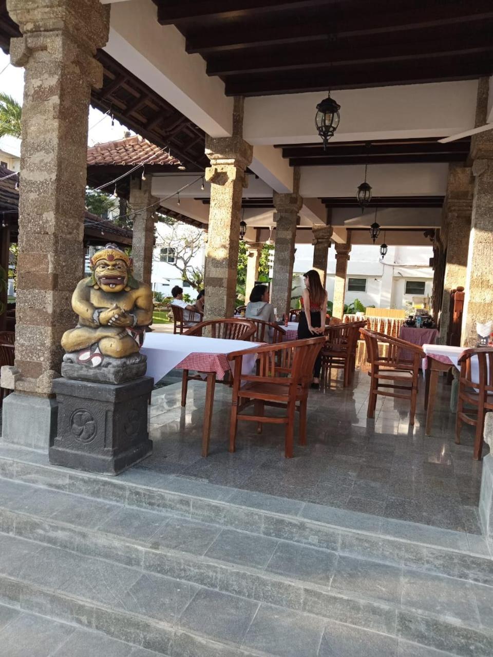 Hotel Sari Bunga Kuta Bali Legian