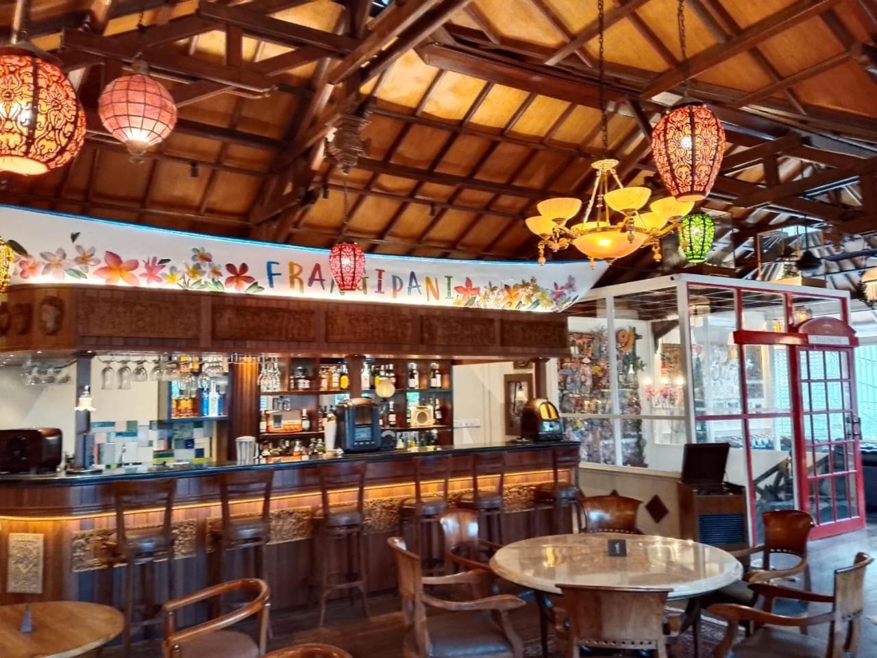 Hotel Sari Bunga Kuta Bali Legian