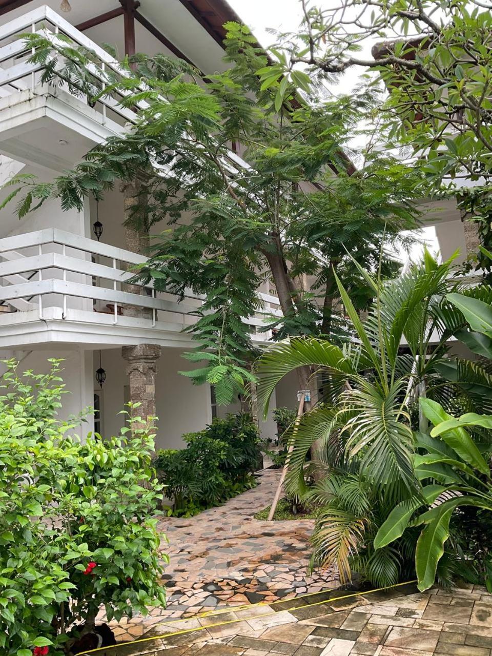 Hotel Sari Bunga Kuta Bali Legian